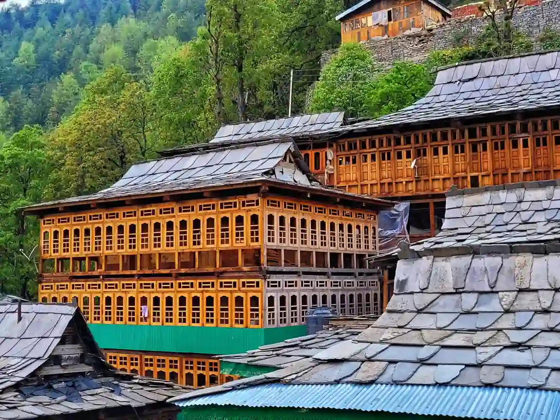 Jibhi, Tirthan Valley & Jalori Pass Tour Package